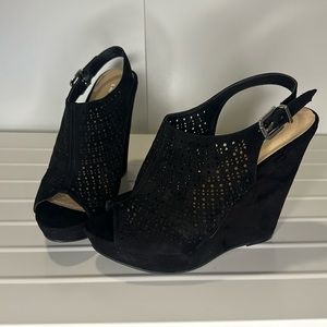 Chinese Laundry Meet Up Wedge Size 9.5 NWOT